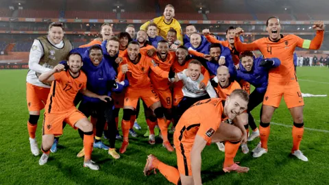 亞冠小組賽第4輪：廣州恒大2-0力克神戶勝利船，塔利斯卡與艾克森雙響炮破門