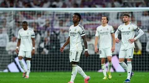 白政恺新西兰公开赛次轮63杆领先，郑蕴和同杆紧随其后